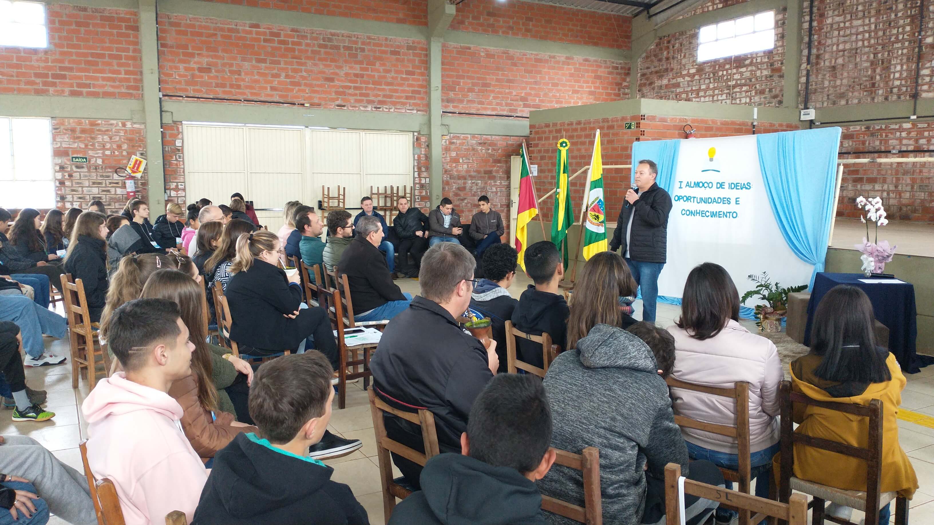 Governo Municipal proporciona 1º Almoço de Ideias” para estudantes do 9º Ano